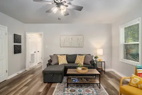 Yellow Jacket Cottage - Image 4