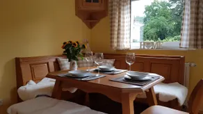 Cozy sandstone house with spacious garden - Image 2