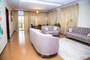 Luxurious Large Penthouse Apartment Stunning View - Image 2