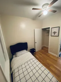 Cozy Gray Home close to NYC / Newark - Image 5