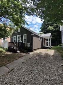 The Cottage on Center - Image 2