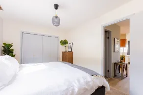 Cozy 2BR condo w/ valley views - Image 2