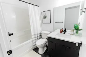 Riverview Health | Trendy Area | Free Parking - Image 5