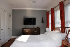 Cobblestone Street Apartment - Image 4