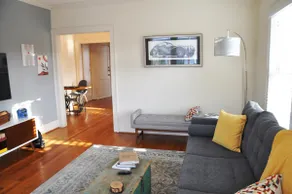Cobblestone Street Apartment - Image 3
