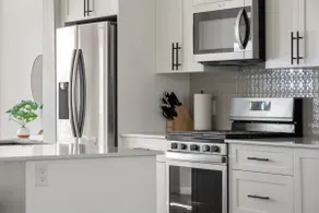 Modern 3Bed~Close to Spruce Meadows and Mountains - Image 4
