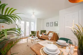 Ironside House 3 bed house, sleeps 8 parking - Image 2