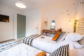 Ironside House 3 bed house, sleeps 8 parking - Image 3