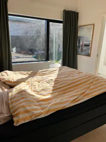 Close to beach & metro, with large garden, child-friendly - Image 2