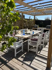 Close to beach & metro, with large garden, child-friendly - Image 4