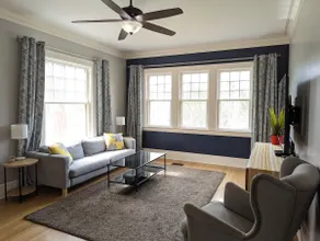 Bright and Elegant Historic Hyde Park Home - Image 2