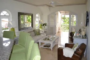Luxury Penthouse with Terrace on Sugar Hill Estate - Image 3