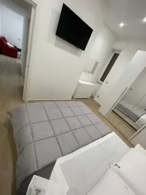 Manfredi • 2 Modern Bedrooms • Smart TV • Premium Comfort - Image 4