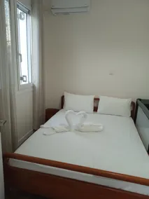 Nikolas House - Image 5