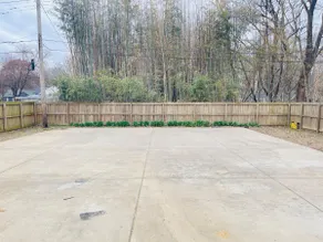 Spacious home, 3 king beds, huge backyard near UM - Image 5