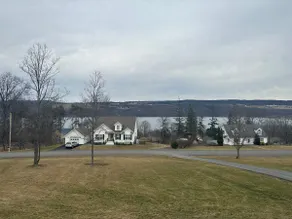 Seneca Summit: Lake view, private road - Image 5