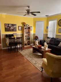 Charming Second Floor Apartment - Image 2