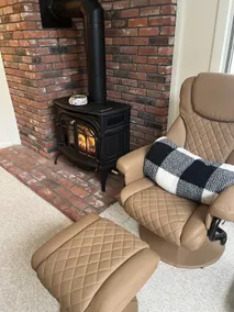 Experience lake life! Beautiful, light-filled Grantham condo near Lake Sunapee - Image 4