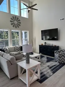 5BR home, pools & amenities, minutes to beach - Image 2
