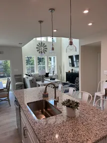 5BR home, pools & amenities, minutes to beach - Image 5