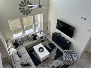 5BR home, pools & amenities, minutes to beach - Image 4