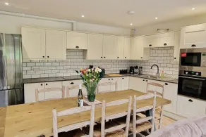4 Bed Luxury Durham Dales House - Image 3