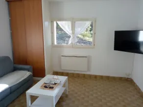 Comfortable apartment with large terrace and lake view - Image 2