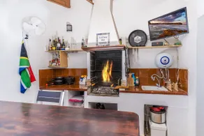 *New* - Private & Spacious for 8 - Image 3