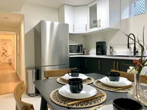3 Beds 2BA Guest Suite in Oakridge | Parking + Pet - Image 4