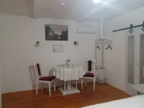 Lavender room - Image 3