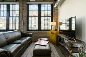 The Corner Suite - Renovated Factory Flat - Image 2