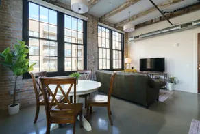 The Corner Suite - Renovated Factory Flat - Image 5