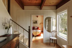 Charming Cottage with Water Views - Image 4