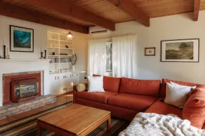 Charming Cottage with Water Views - Image 2