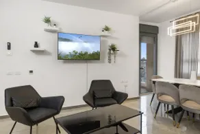 City Center Luxury 2 Bdr Apartment - Image 2
