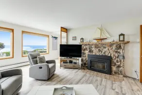 Beachfront 'Belly of the Whale' - Image 4
