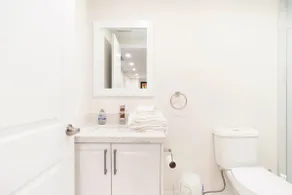 New Luxurious Studio Apartment - Image 5