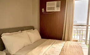 Kapitolyo Retreat: Modern Flat facing BGC Skyline - Image 2