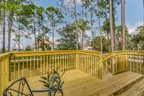 Woodsy Retreat, steps to Bay - Hot tub! - Image 4