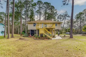 Woodsy Retreat, steps to Bay - Hot tub! - Image 2