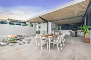 Captain's Lookout - Penthouse Living at Cullen Bay - Image 2