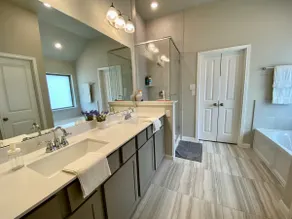 4-BR Getaway Ideal for Families - Image 5