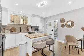 Cozy 1BR Suite Near Kerrisdale Village - Image 1