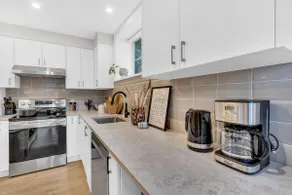 Cozy 1BR Suite Near Kerrisdale Village - Image 4