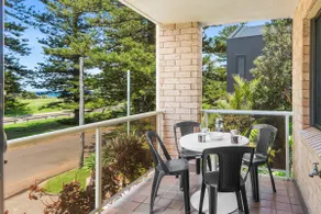 Esplanade Escape: Beachfront Family Bliss - Image 2
