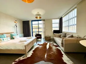 Beautiful Couples Retreat - FREE Parking & WiFi - Image 4