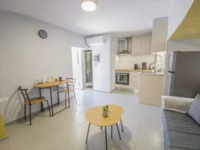 Comfy apartment with small private pool, Fiber internet and private parking - Image 5