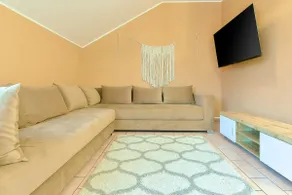 LHE Central View Boutique - Image 4