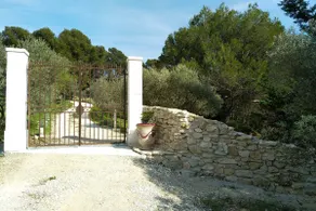 Mas La Magnanerie, cottage at the foot of the Luberon - Image 2
