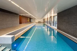Modern Cosmopolitan Retreat on Toorak Rd - Image 2
